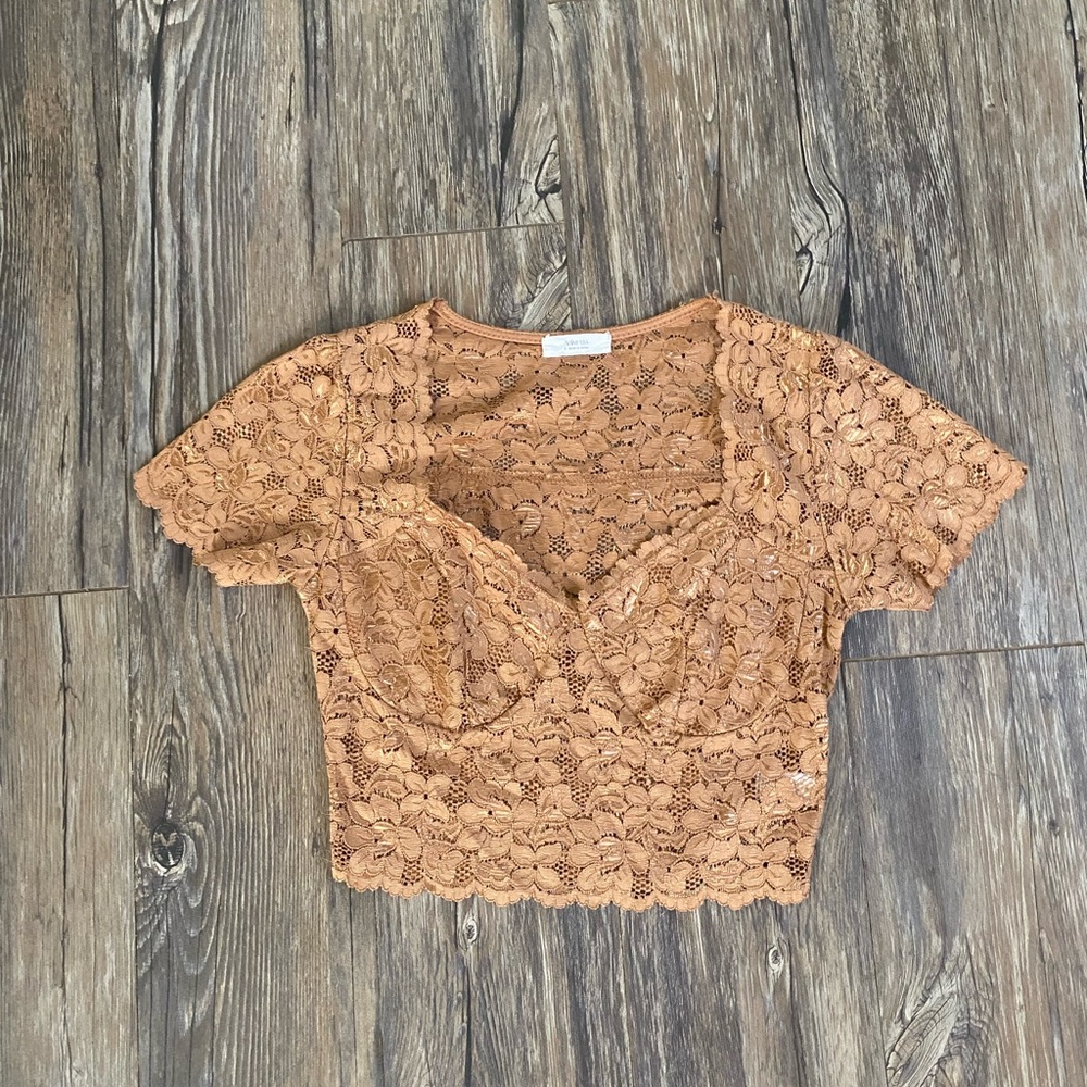 Active USA Floral Lace Blouse in Tan
